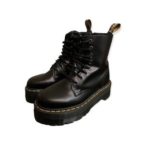 Dr. Martens Jadon